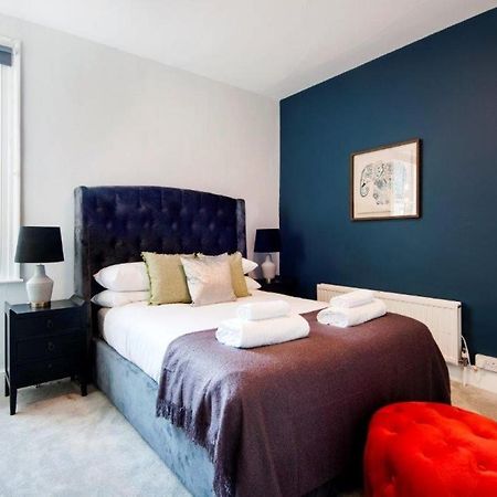 Modern Family Home In London Close To Amenities And Train Bagian luar foto