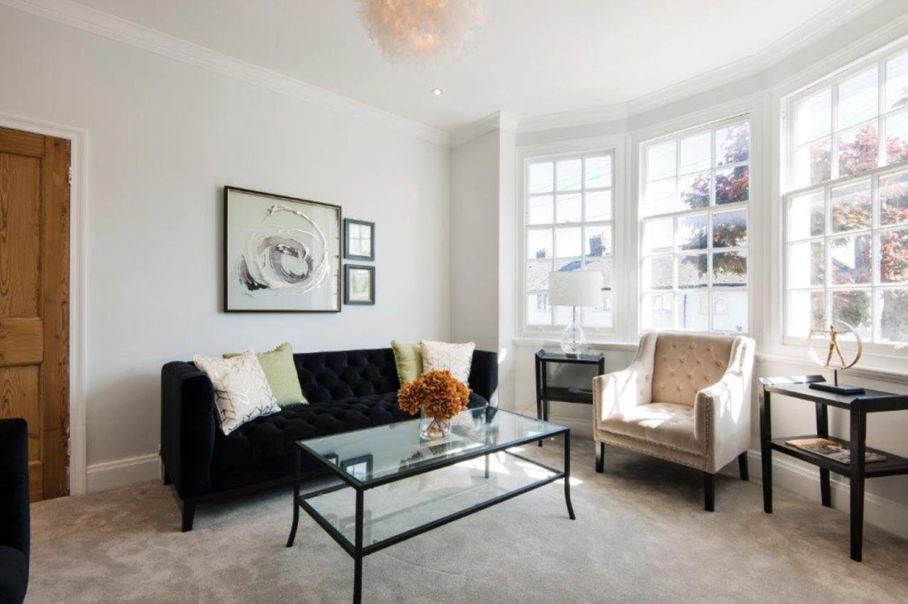 Modern Family Home In London Close To Amenities And Train Bagian luar foto