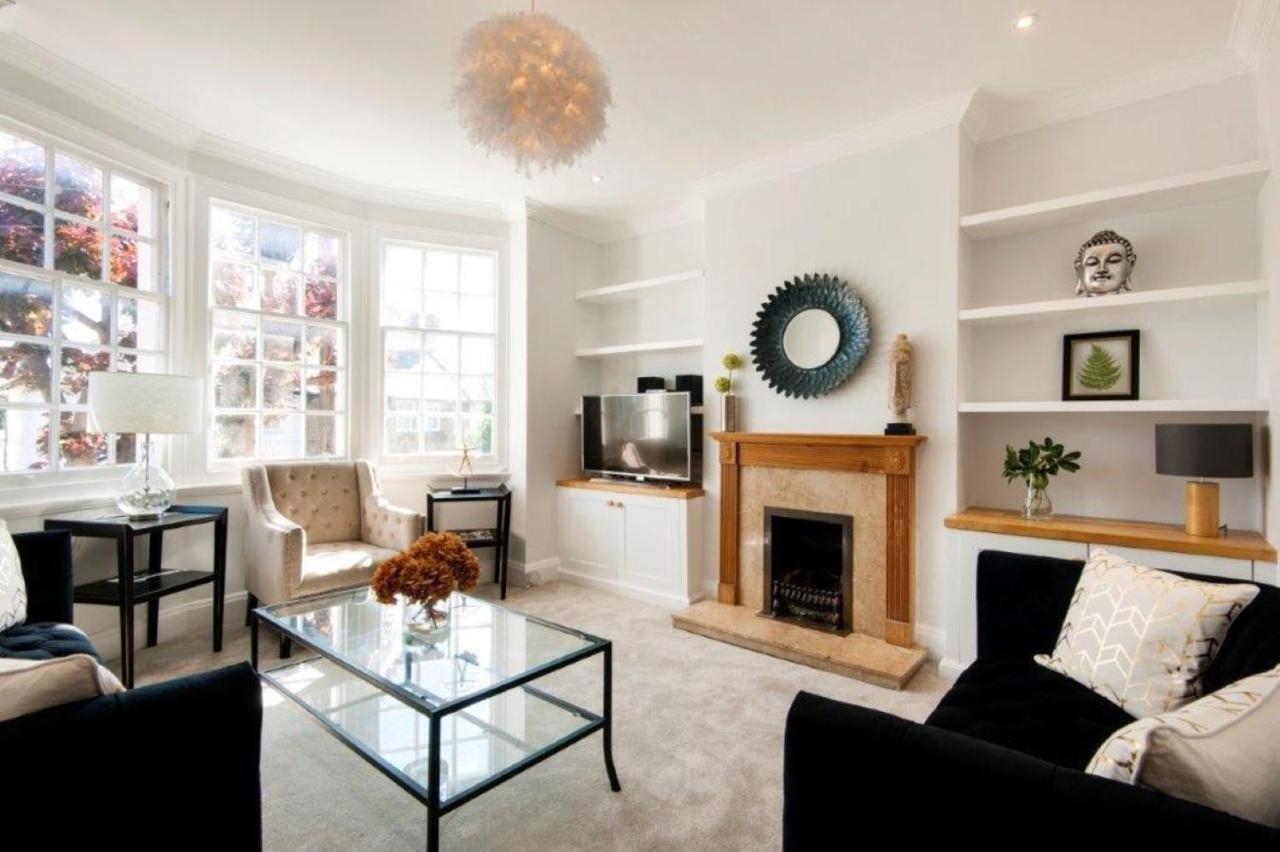 Modern Family Home In London Close To Amenities And Train Bagian luar foto